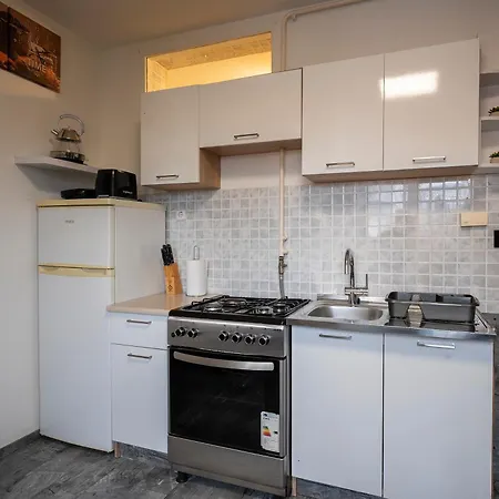 - Najam Stana Apartman *